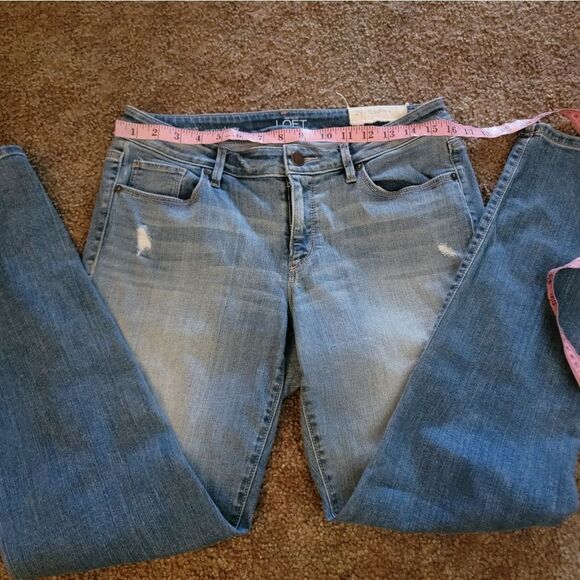 NEW LOFT Ann Taylor 'Curvy Skinny' Distressed Medium Blue Jean - Picture 6 of 13